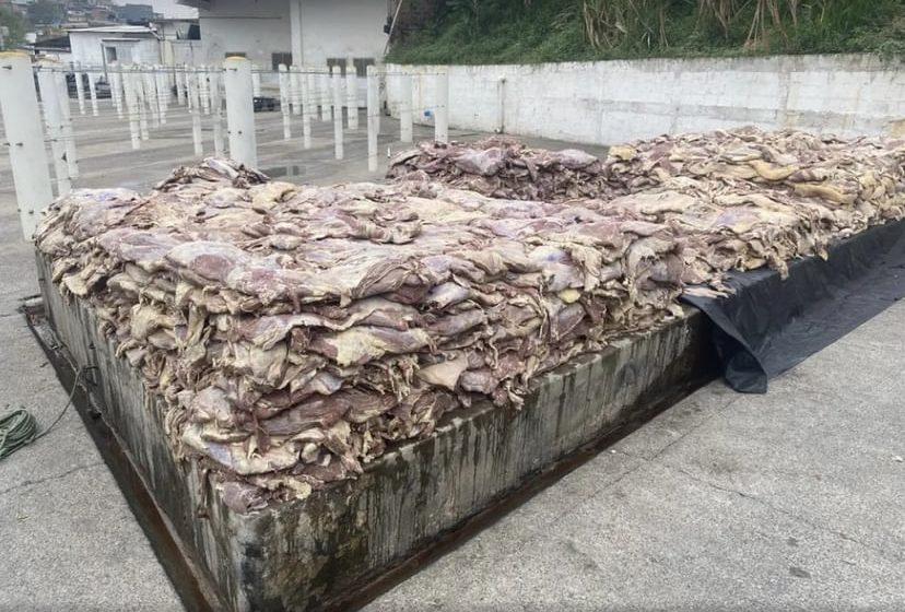 200 toneladas de carne podre que seriam vendidas é encontrada em fábrica em Carapicuíba