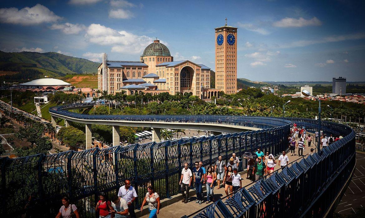 Cerca de 250 mil pessoas devem passar por Aparecida neste feriado