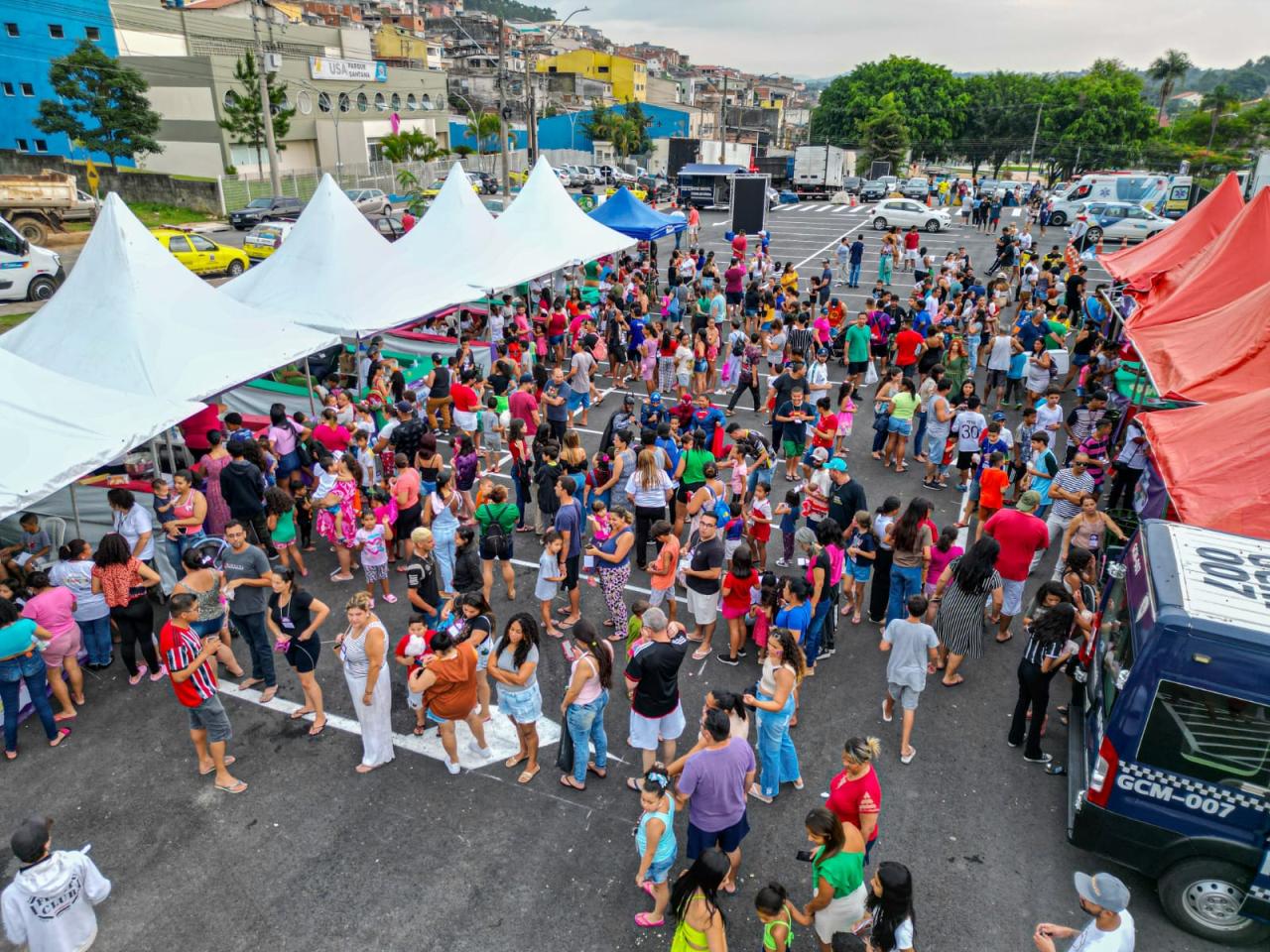 Crianças se divertem em festa no CEU das Artes de Santana de Parnaíba  