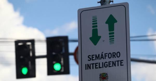 São Paulo: Semáforos inteligentes, entenda como funciona nova tecnologia