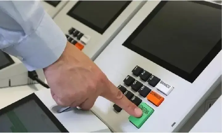 VISANDO 2.024 POLÍTICOS AGITAM COTIA