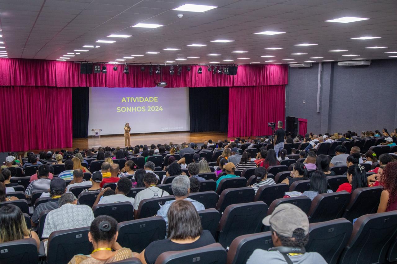 Santana de Parnaíba encerra Projeto Crescer 2023 com palestra sobre autoconfiança e atividade sobre sonhos