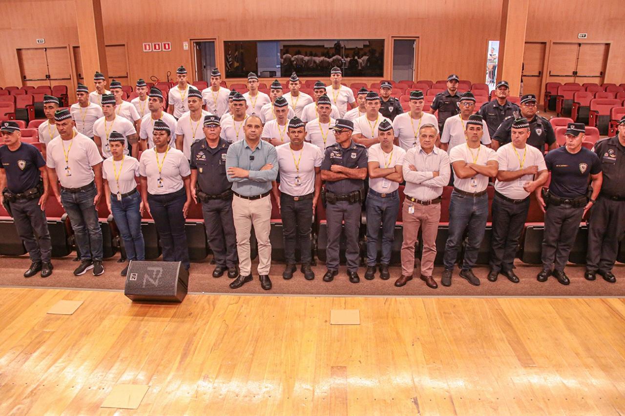 Santana de Parnaíba: Prefeito Marcos Tonho recebe alunos da Guarda Civil aprovados em concurso público 
