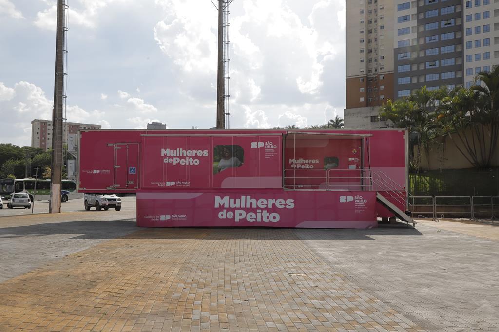 Carreta da mamografia realiza quase 500 exames em Barueri