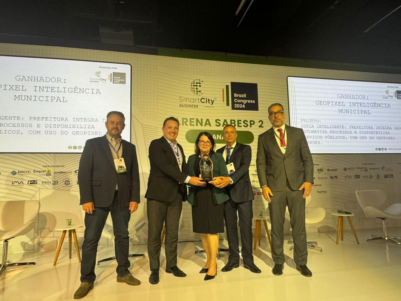 Cotia recebe Prêmio InovaCidade concedida pelo Instituto Smart City