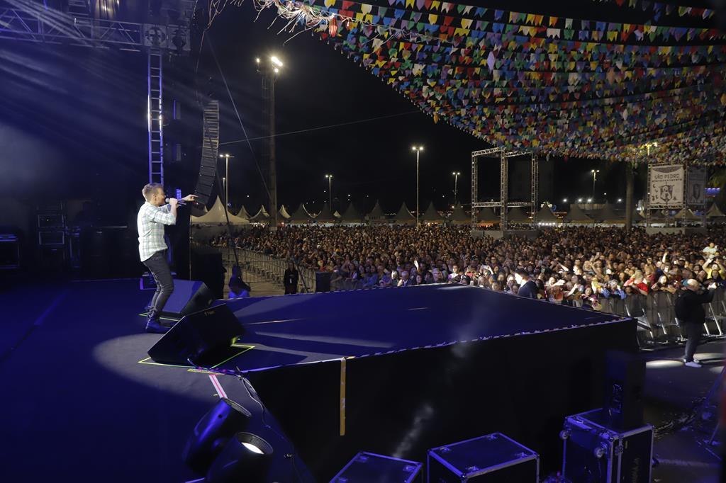 Shows de Michel Teló e Ferrugem marcaram o último final de semana do Arraiá Barueri