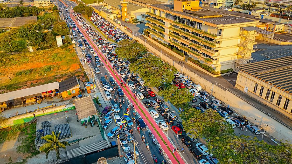 Elvis Cezar Reúne cerca de 6 mil pessoas em carreta e comício em Santana de Parnaíba