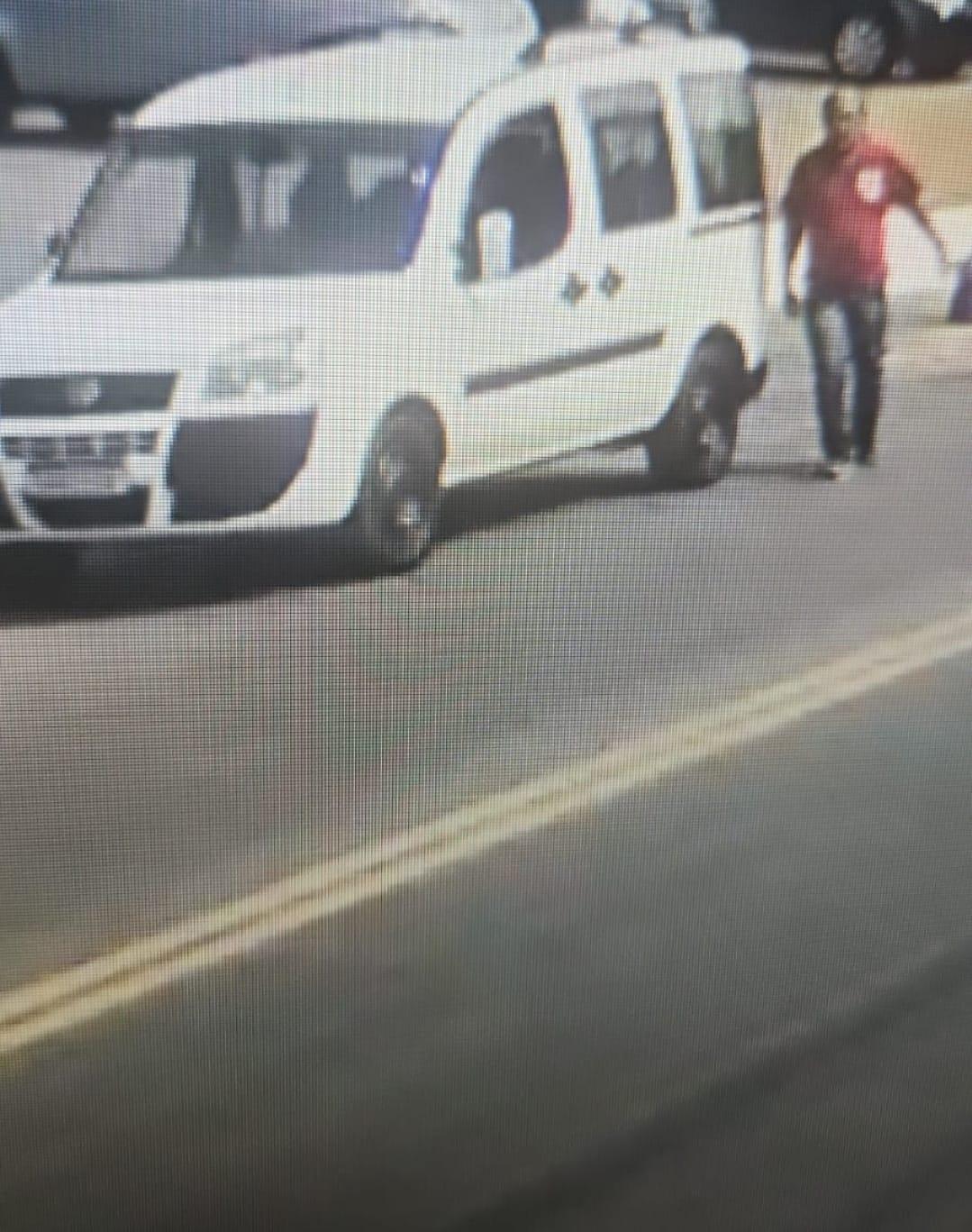 Formiga em Pânico: Equipe de Wellington Equipe de Formiga Destrói Propagandas de Ângela Maluf em Ato Desesperado