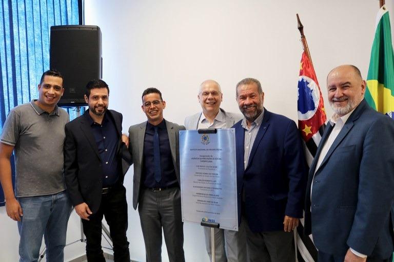 Ministro Carlos Lupi reinaugura Agência da Previdência Social em Carapicuíba