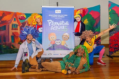 Espetáculo ‘Planeta Água em Cena’ foi apresentado para crianças de Carapicuíba com o intuito de proporcionar o fomento do gosto pela arte