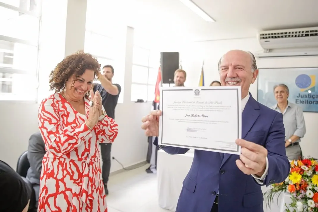 Prefeito eleito de Barueri Beto Piteri é diplomado pela Justiça Eleitoral