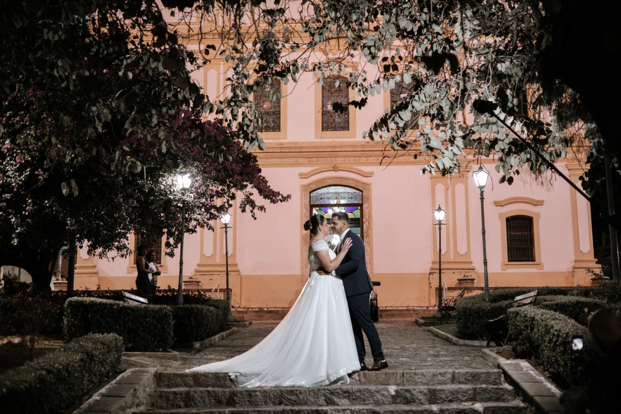 Yasmin Rosa e Rafael Azevedo selam união em cerimônia emocionante na Igreja Matriz Santa Ana