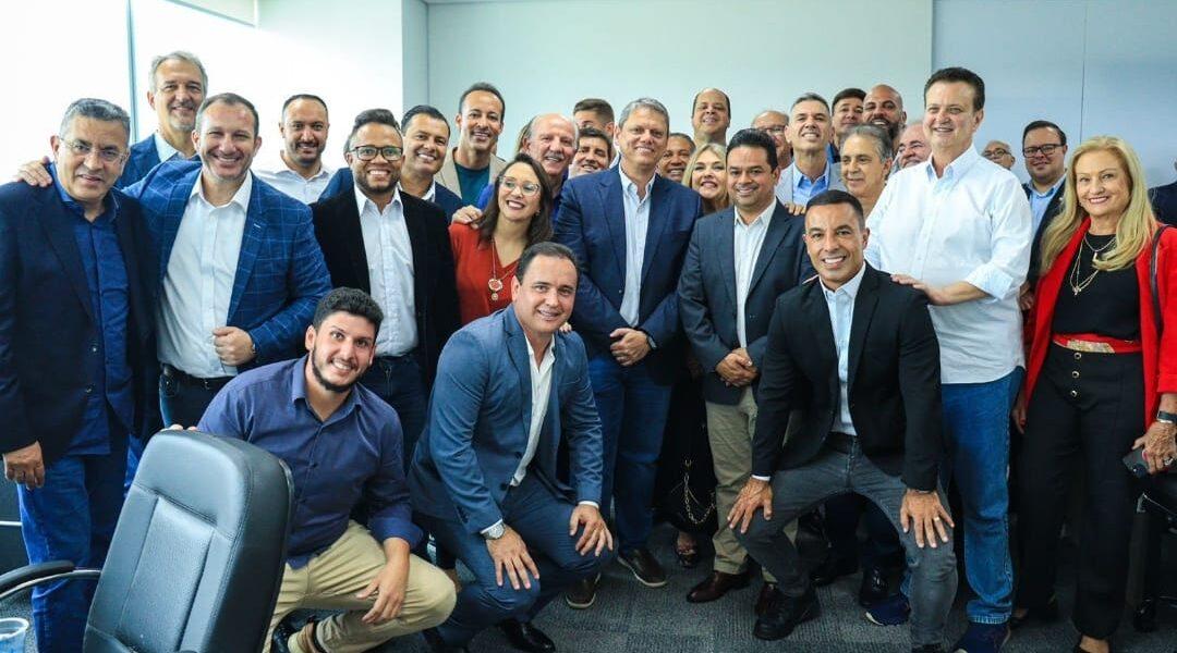 Nova diretoria do CIOESTE toma posse com foco no desenvolvimento regional