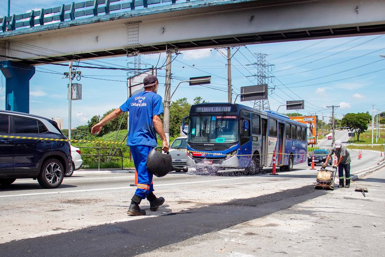 Prefeituras de Carapicuíba e Barueri iniciam intervenções para reparos em ponte na divisa entre os municípios