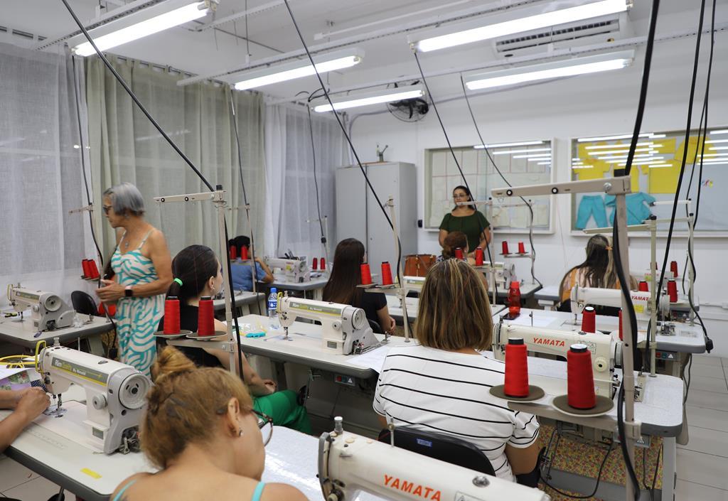 Sads anuncia inscrições para curso de costureiro e de assistente de modelagem