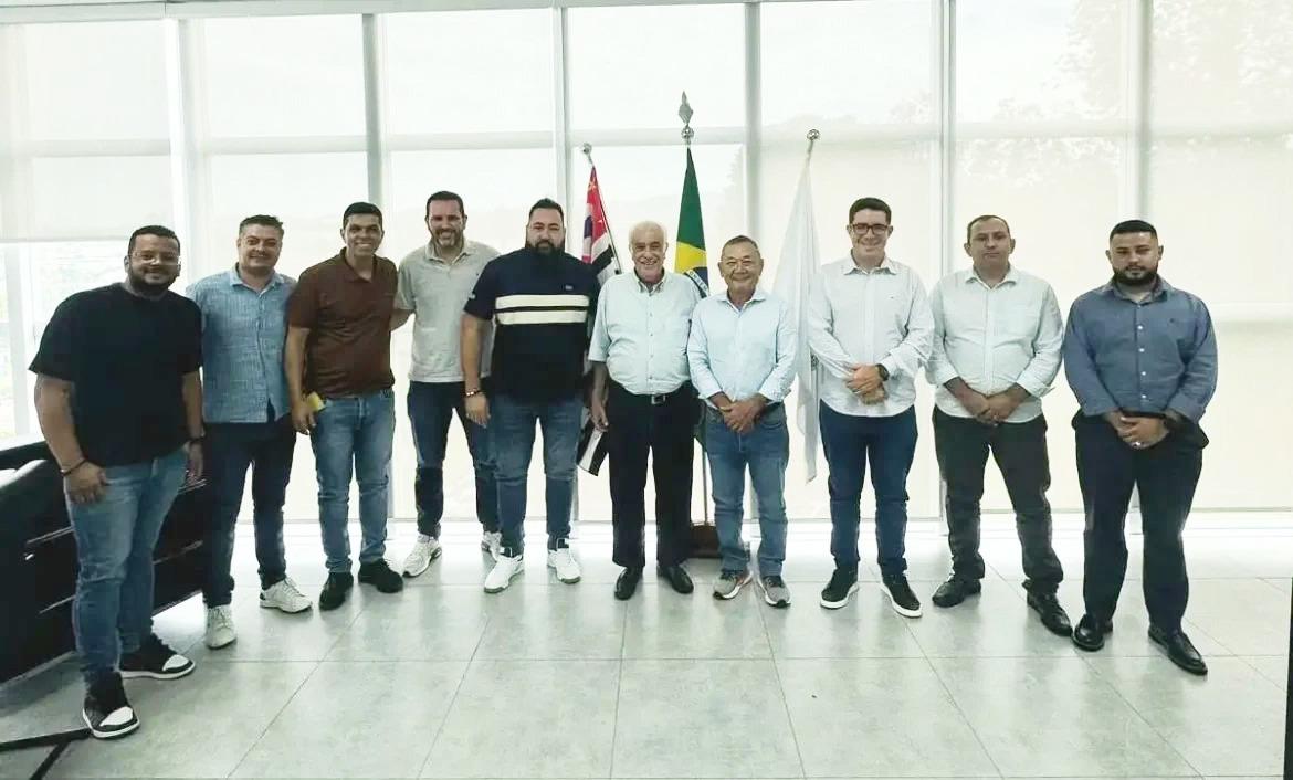 Prefeito de Jandira Doutor Sato recebe a visita do Deputado Federal Antônio Carlos Rodrigues