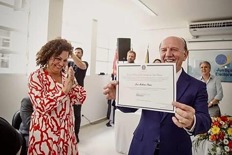 DECISÃO GARANTE GESTORES NO CARGO!