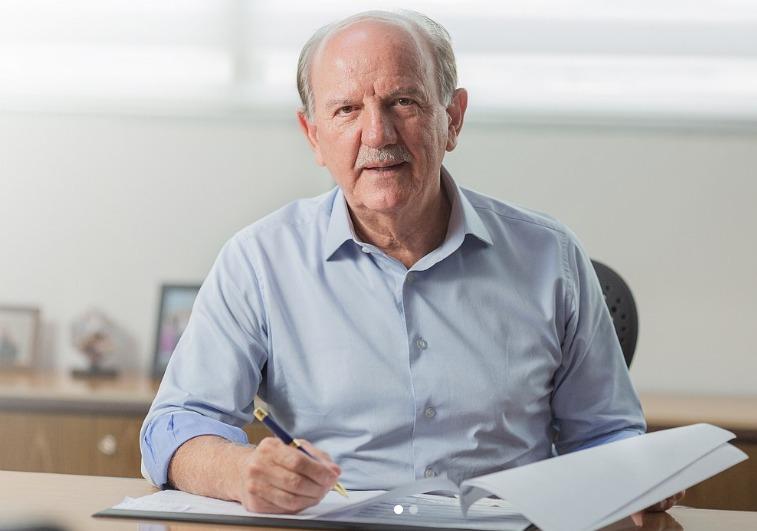 Prefeito de Barueri Beto Piteri vai investir R$ 1,2 bilhão na saúde em 2025, mais que o exigido por lei