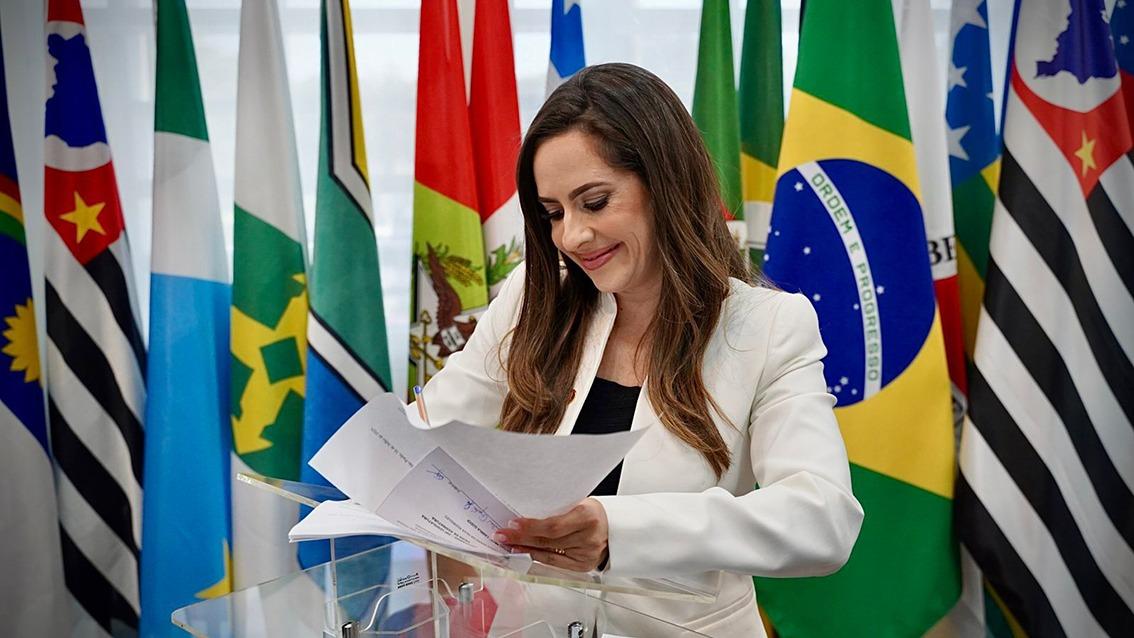 Camila Godoi toma posse e se torna a 1ª Deputada mulher de Itapevi