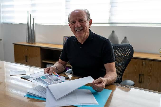 “Vamos fazer o maior investimento na educação do Estado de São Paulo, reformando 15 escolas e fazendo a reconstrução total de mais 5”.