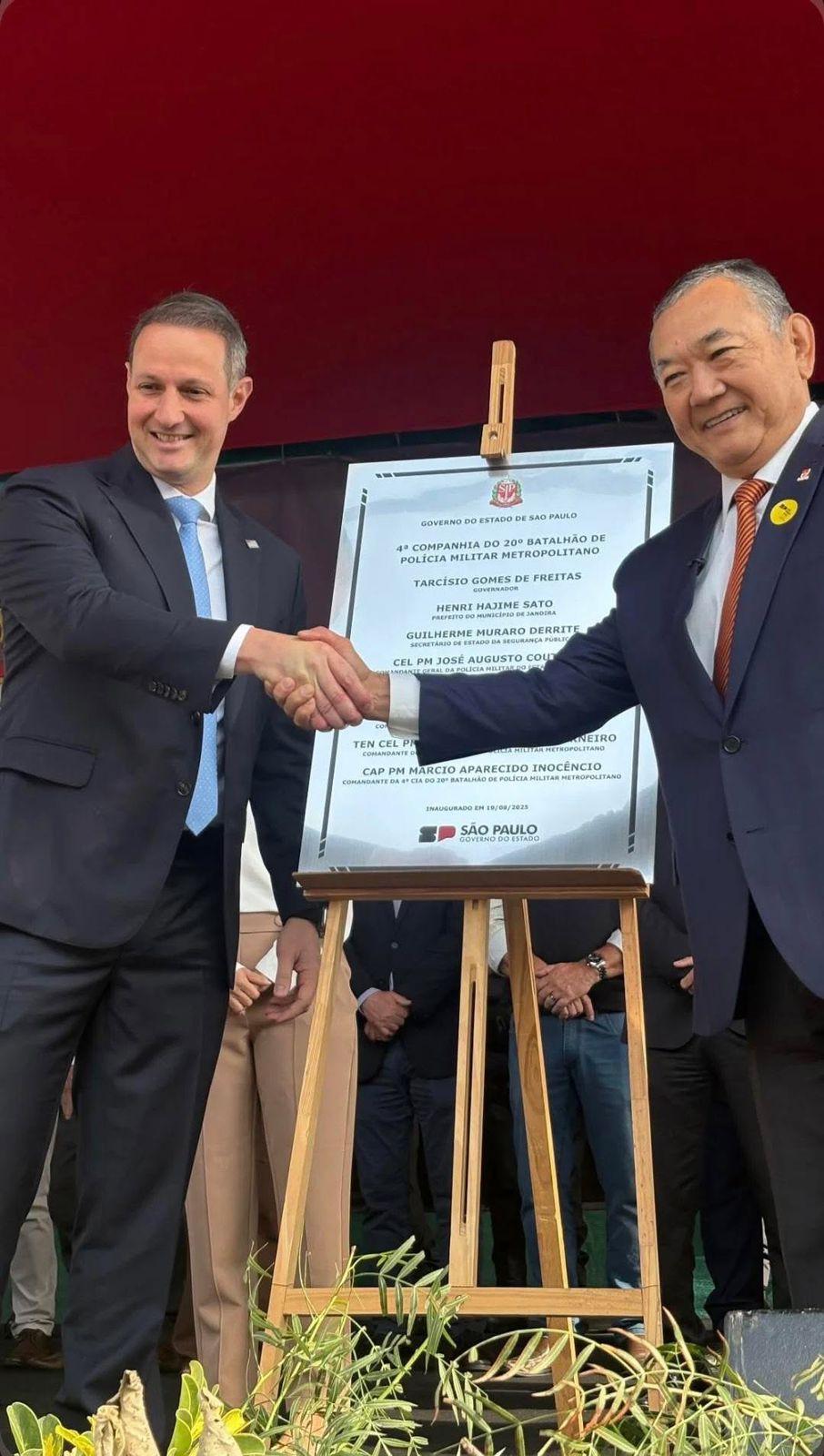 PREFEITO DE JANDIRA DR. SATO INAUGURA NOVA SEDE DA POLÍCIA MILITAR E REFORÇA COMPROMISSO COM A SEGURANÇA PÚBLICA.