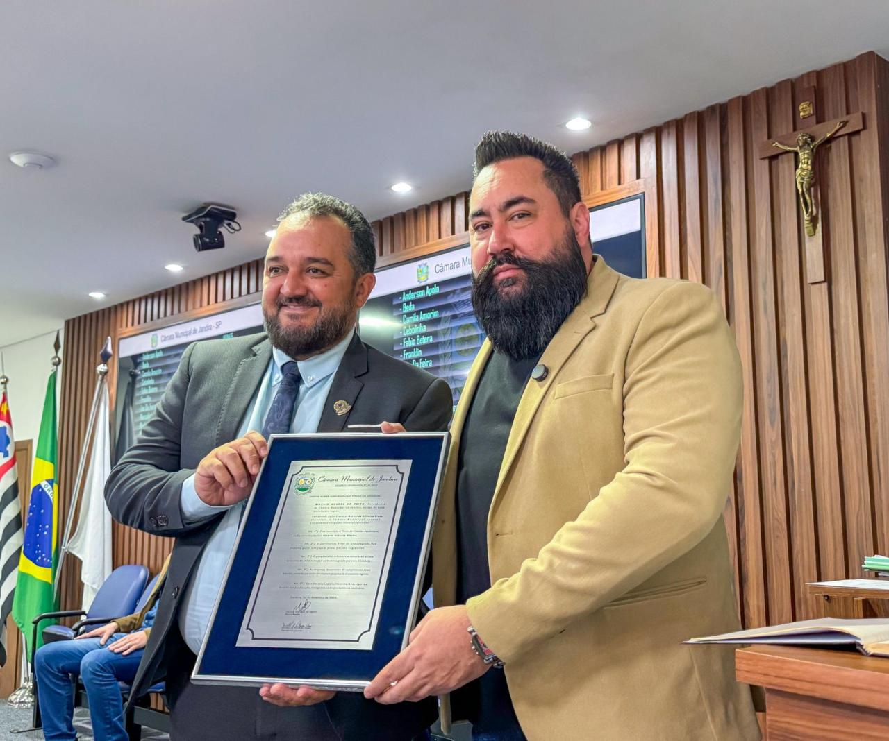 Secretário Ricardo Antunes recebe Título de Cidadão na Câmara Municipal de Jandira