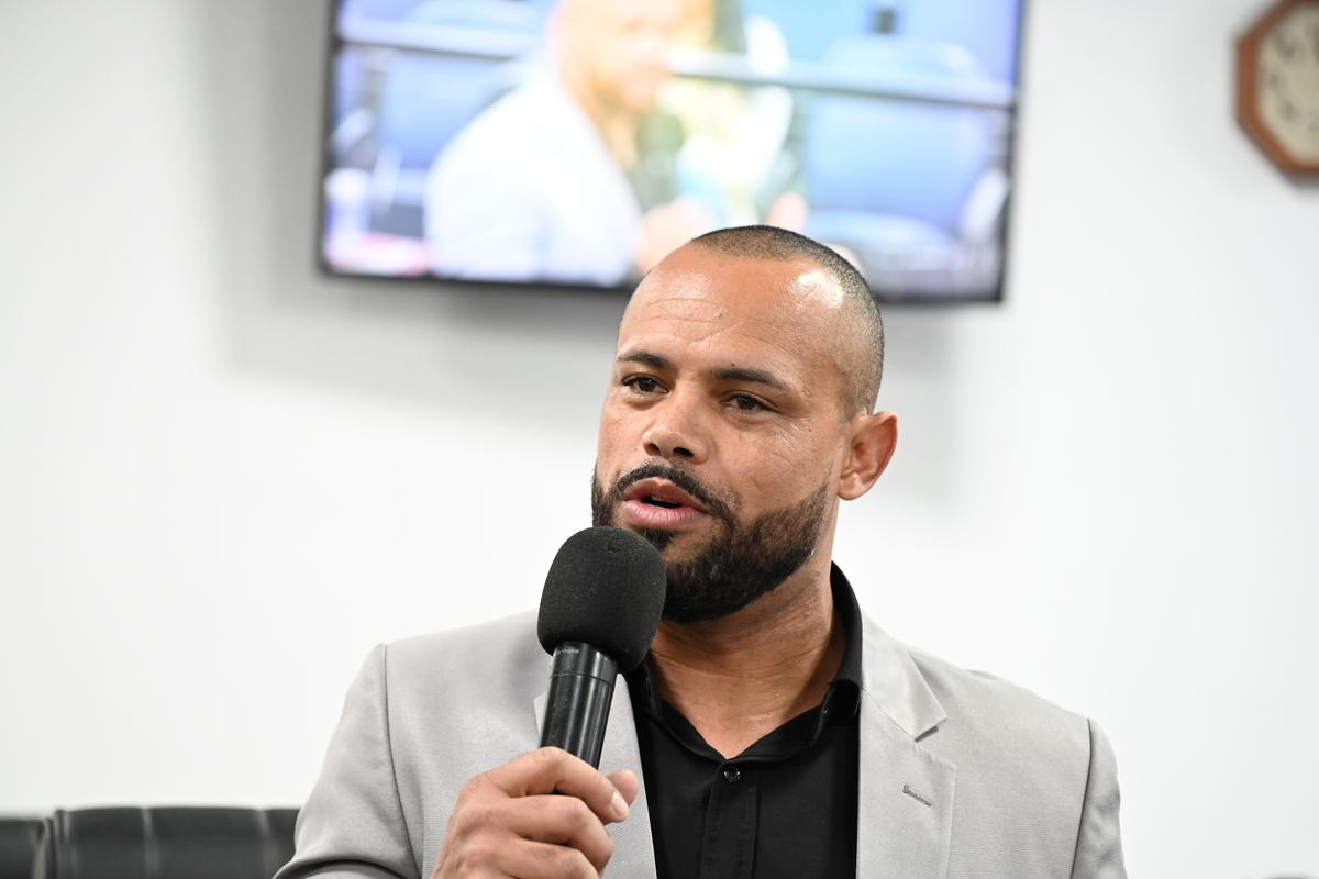 Vereador Léo da Feira propõe implantação de plataforma de gestão escolar na rede municipal de ensino de Jandira