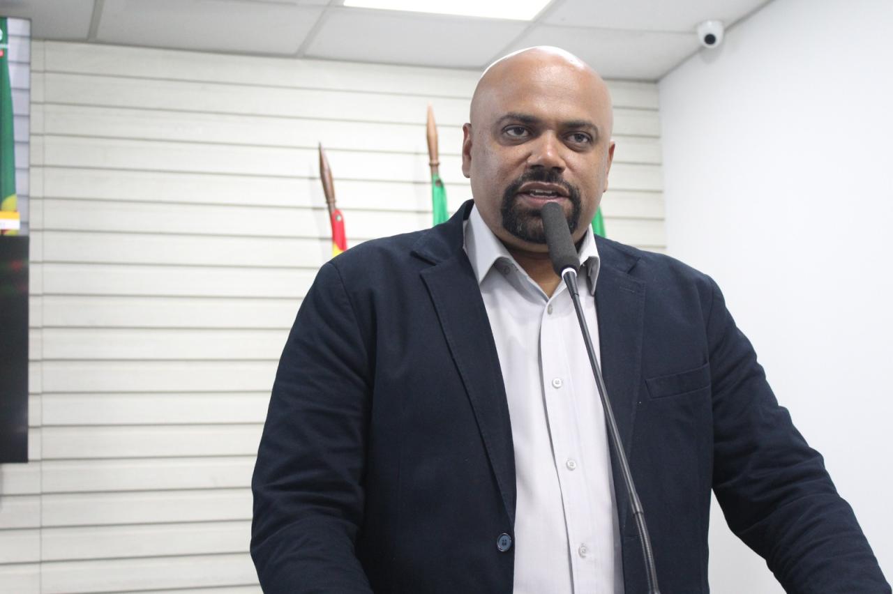 De autoria do vereador Arlen Santos Projeto de Decreto Legislativo concede título de Cidadão Carapicuibano a José Reginaldo Teixeira