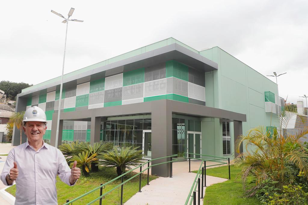 Prefeito Beto Piteri entrega UBS Chácaras Marco no feriado da Proclamação da República