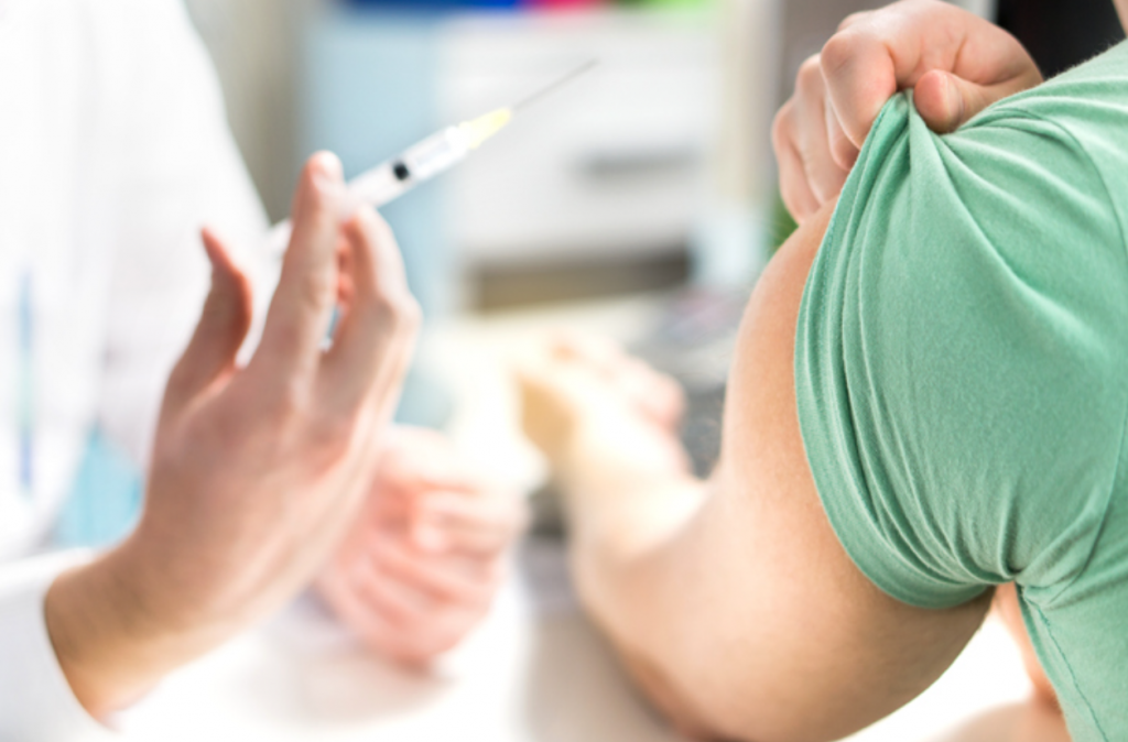 Governo de SP intensifica vacinação contra sarampo e febre amarela em profissionais do transporte público