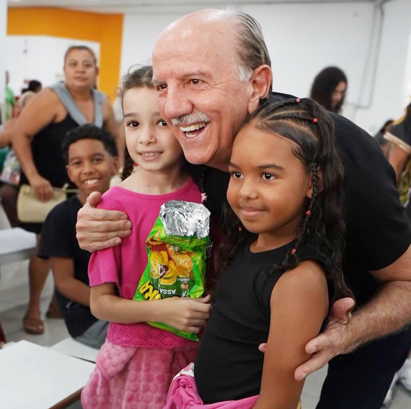 Prefeito de Barueri Beto Piteri participou da reunião de pais em escola no Parque Imperial