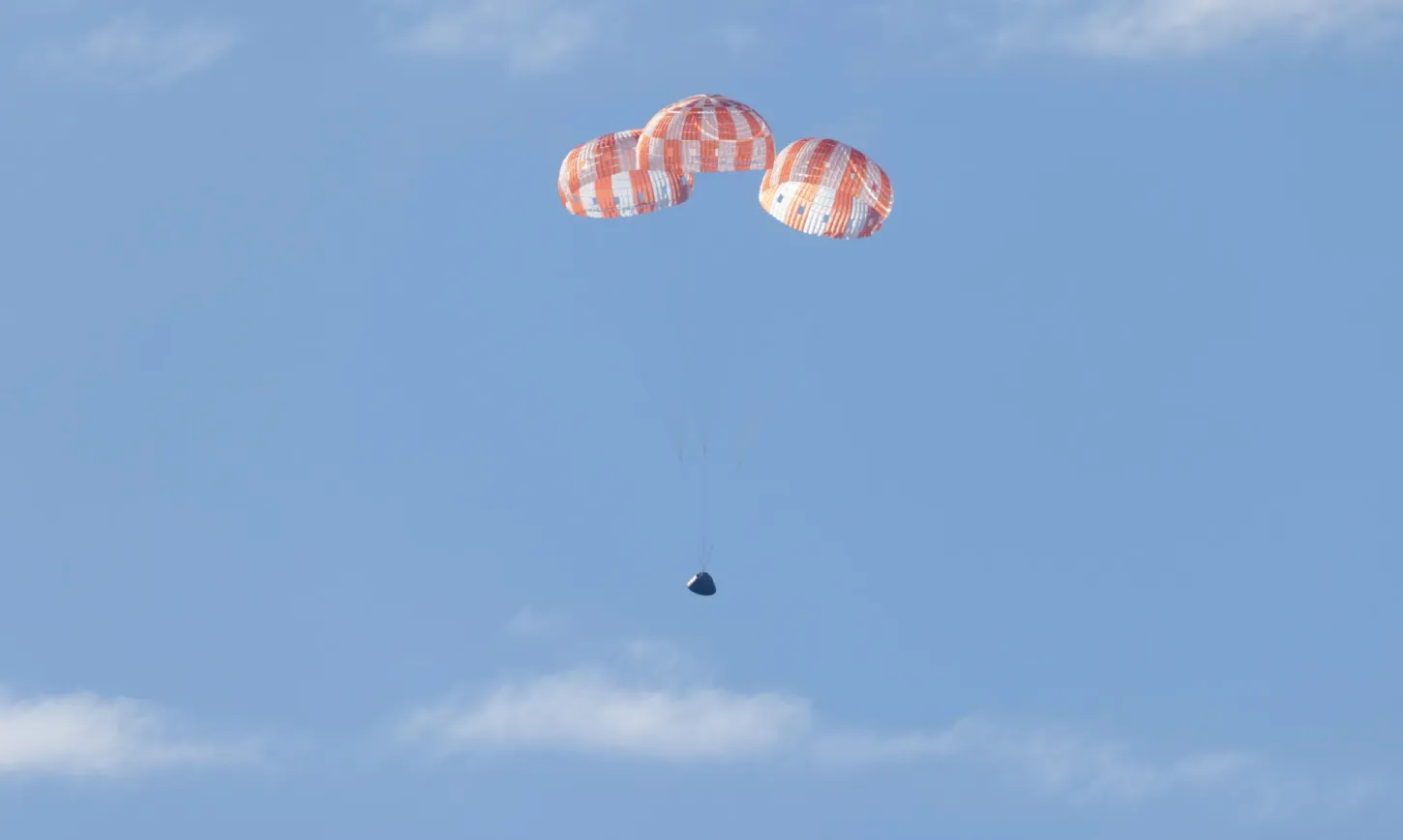 Artemis II retorna à Terra após missão histórica ao redor da Lua; veja