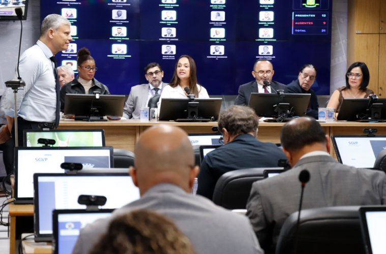 Legislativo aprova propostas que valorizam ambulantes e porteiros de Osasco