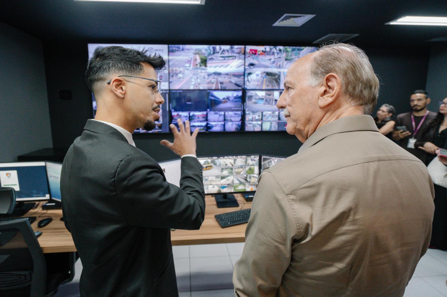 Prefeito Beto Piteri investe em tecnologia na segurança e lança Smart Barueri