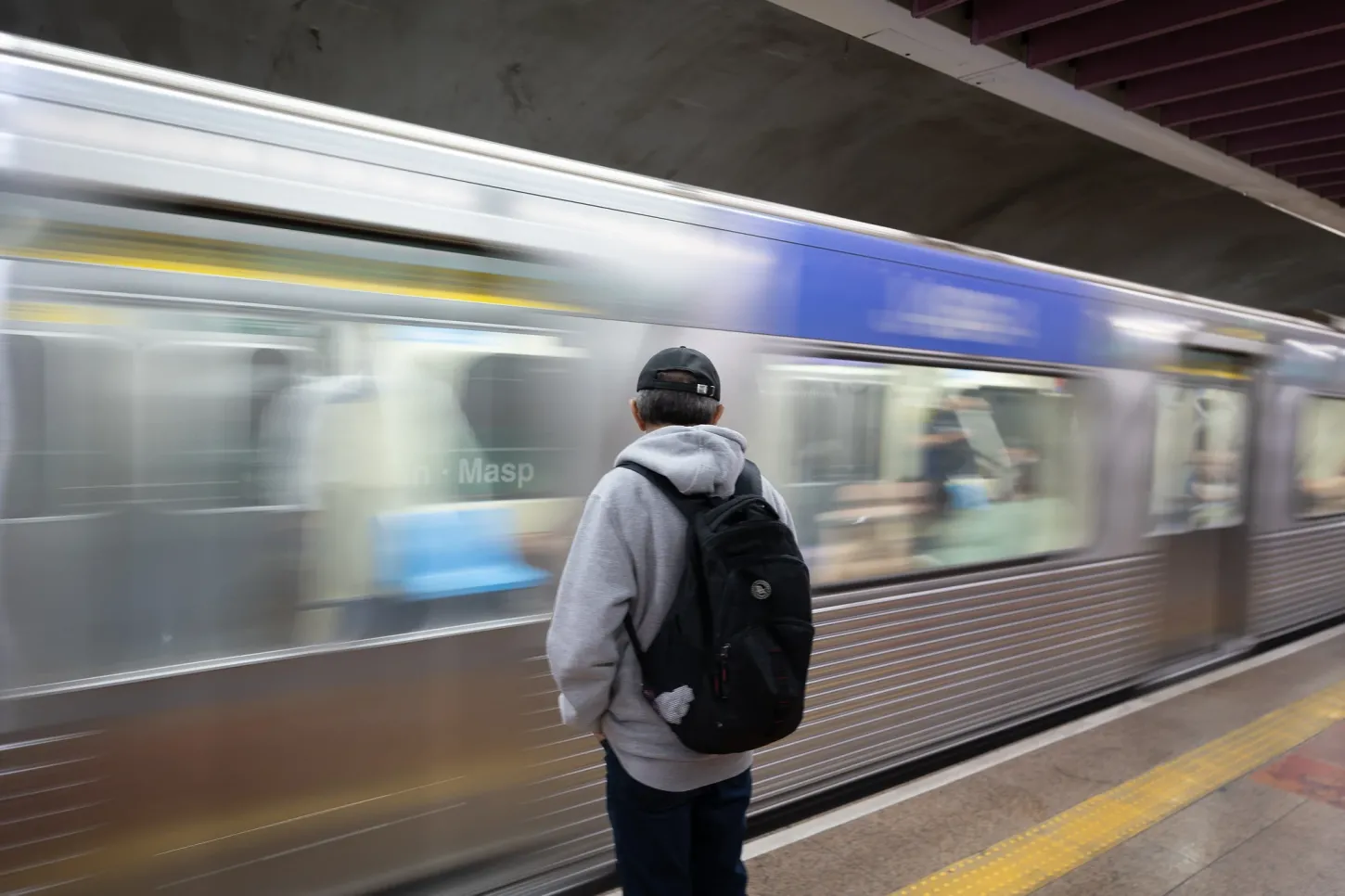 Agosto Lilás: Metrô de São Paulo mantém espaços para orientar e acolher mulheres vítimas de violência