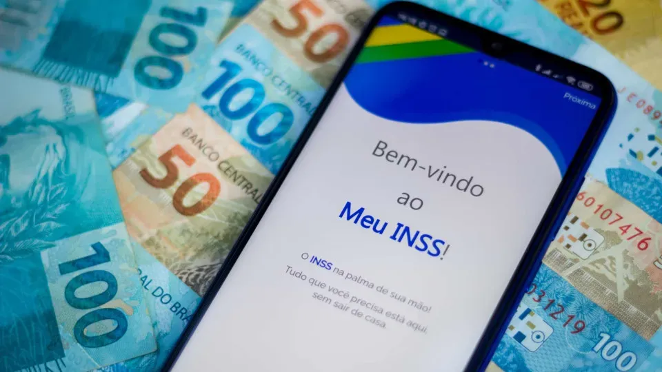 INSS: Lei garante pensão especial de R$ 1.621 a dependentes; entenda